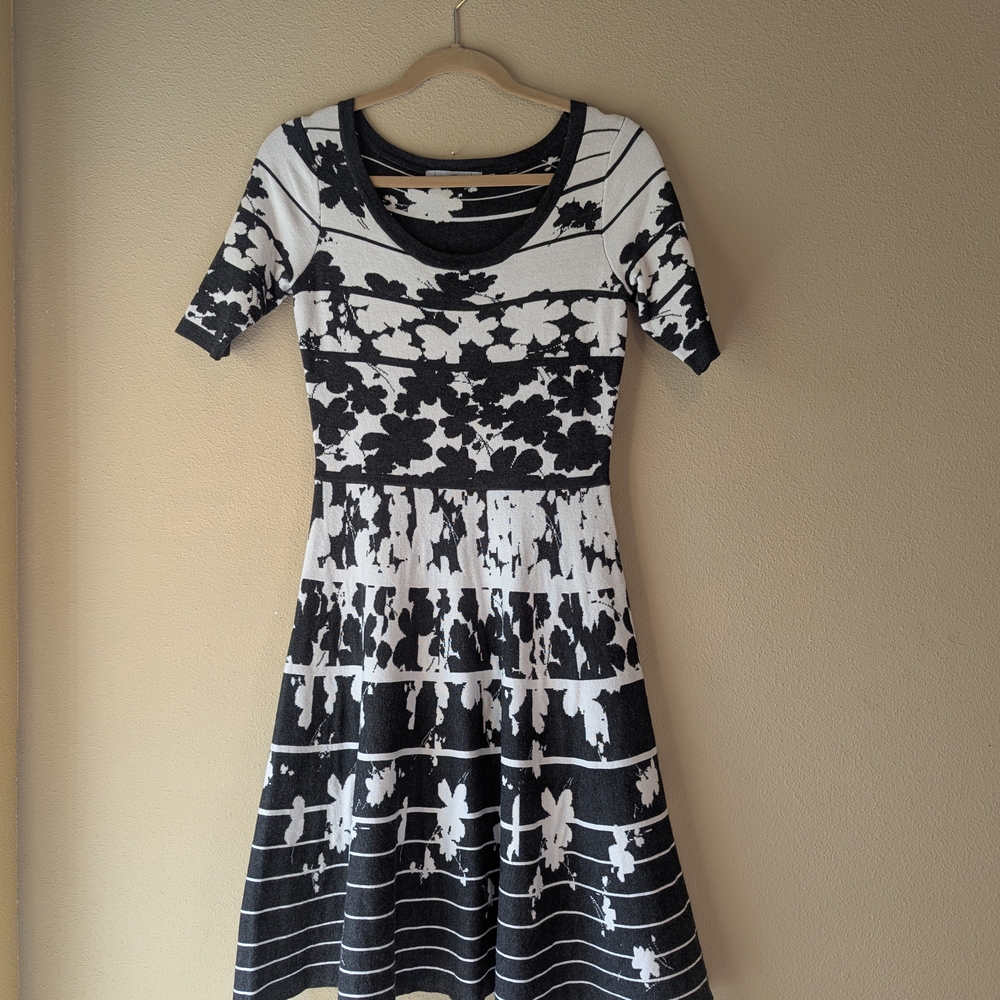 Danny & Nicole Black and White Fit and Flare Midi Sweater Dress
